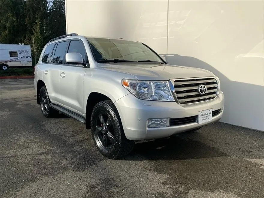2011 Toyota Land Cruiser Base photo 1