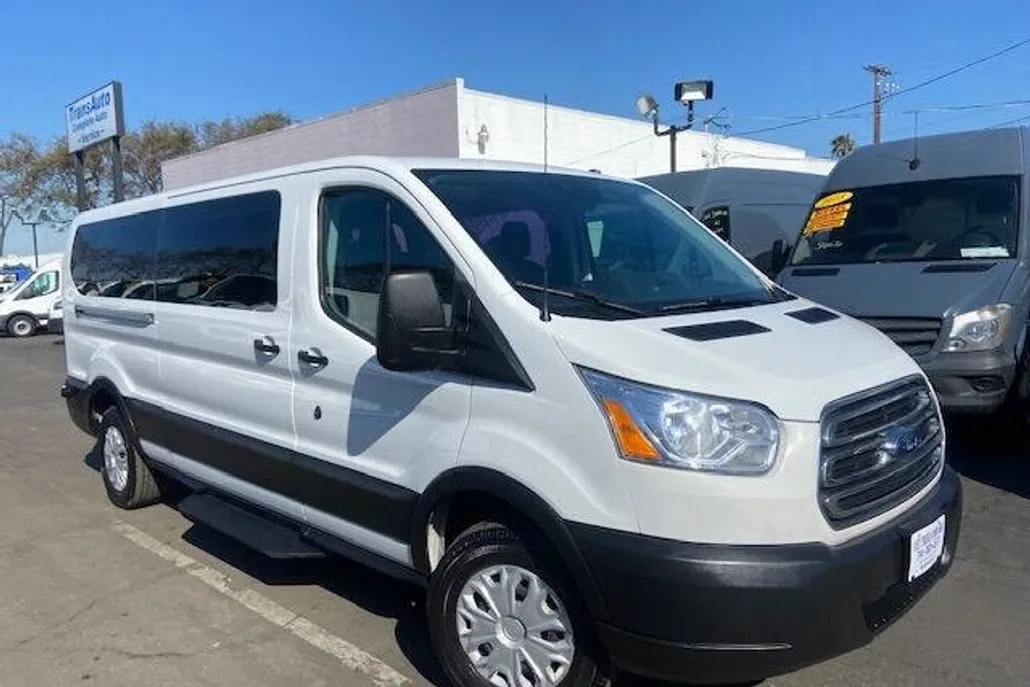 2019 Ford Transit XLT photo 1