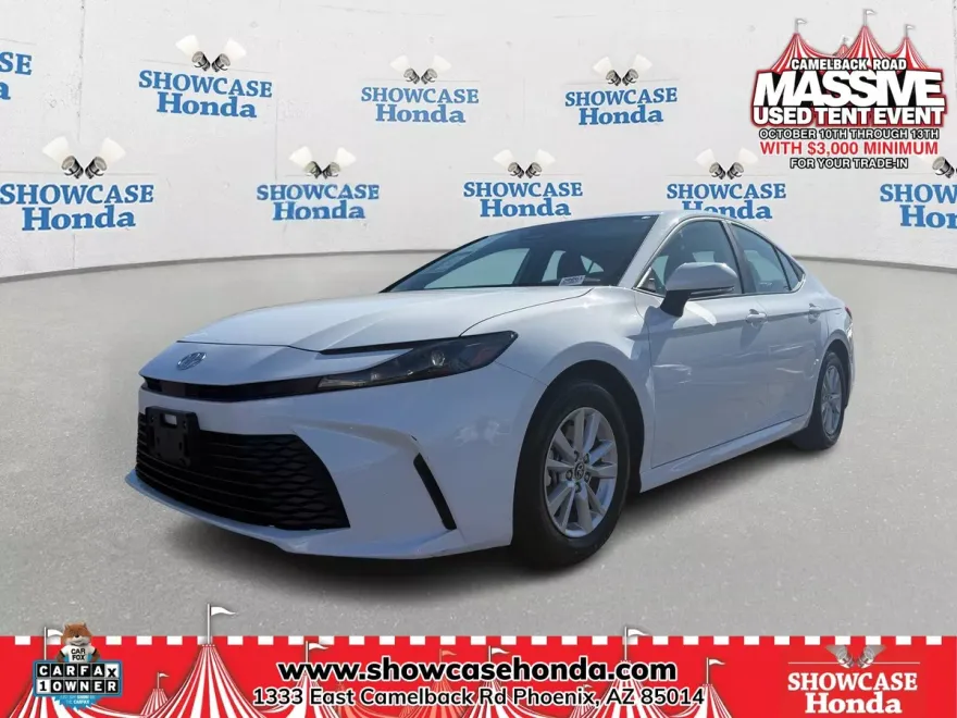 2025 Toyota Camry LE photo 1