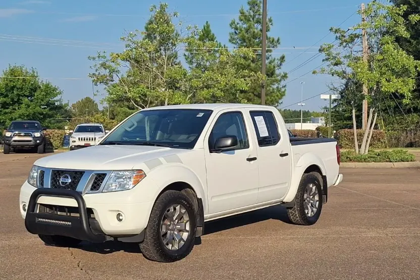 2020 Nissan Frontier Crew Cab SV photo 1