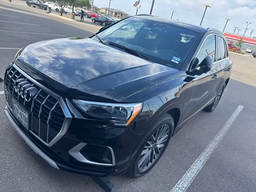 2022 Audi Q3 Premium photo 1