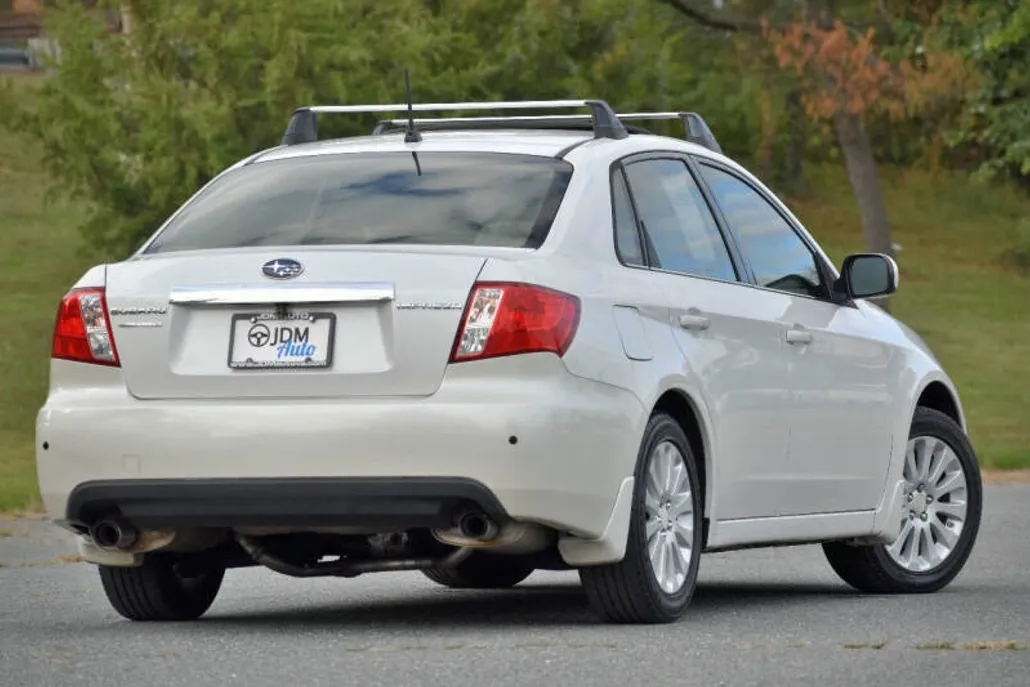 2010 Subaru Impreza 2.5i Premium photo 1
