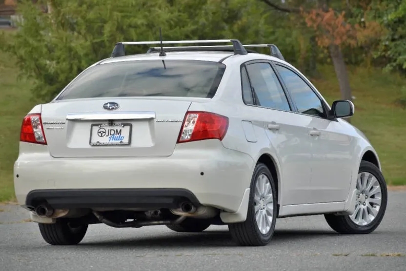 2010 Subaru Impreza 2.5i Premium photo 1