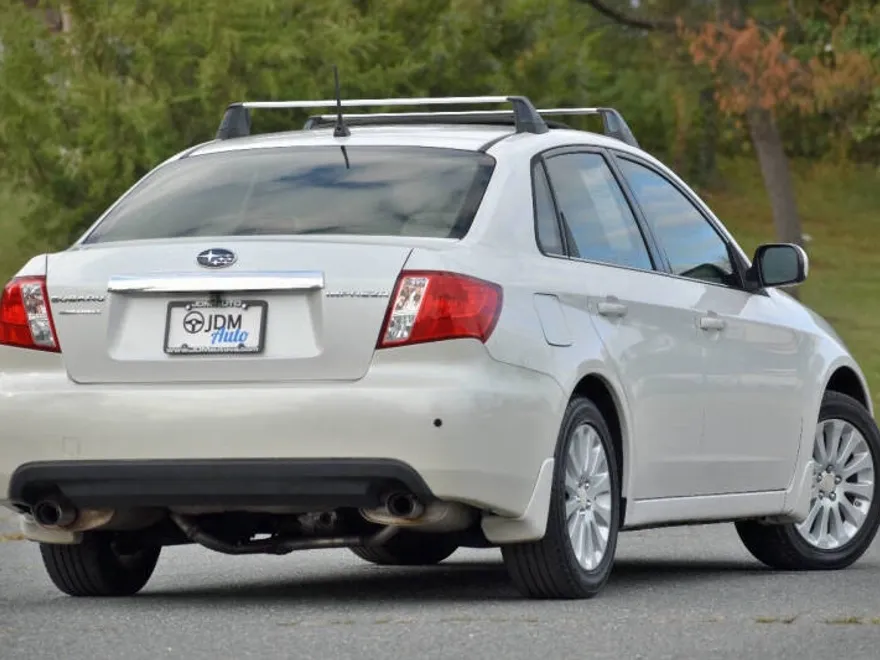2010 Subaru Impreza 2.5i Premium photo 1