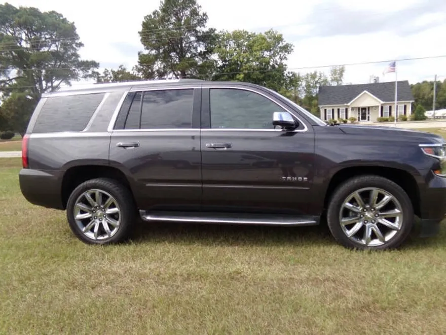 2017 Chevrolet Tahoe Premier photo 1