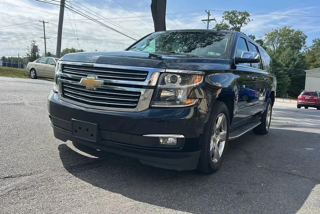 2015 Chevrolet Suburban LTZ photo 1