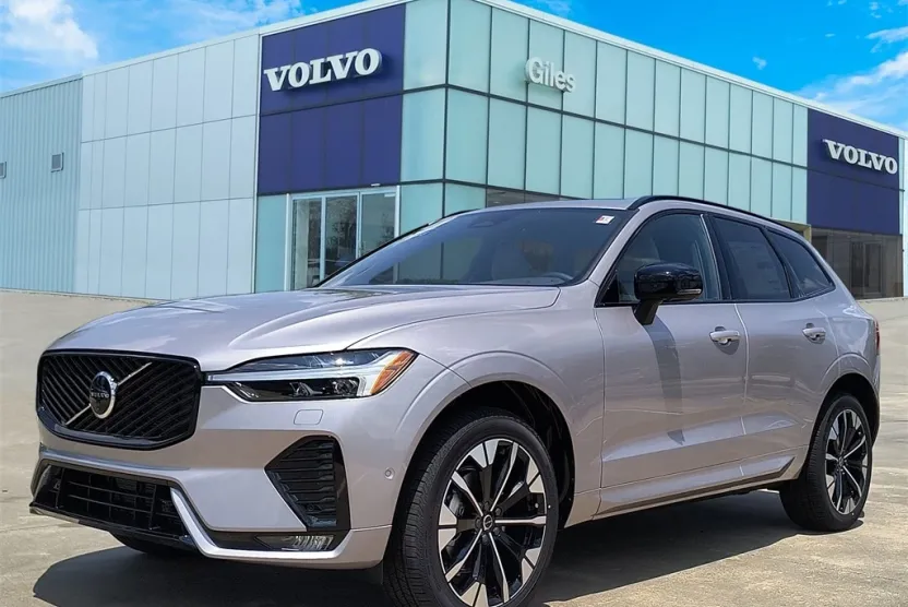 2026 Volvo XC60 B5 Plus photo 1