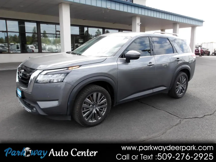 2022 Nissan Pathfinder SL photo 1