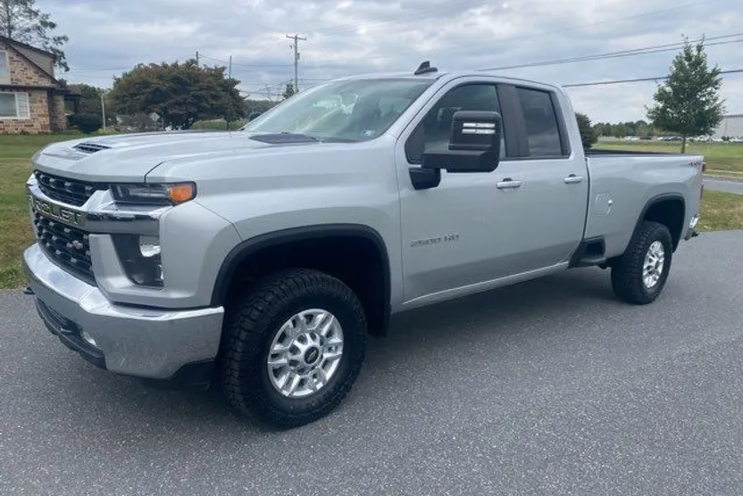 2022 Chevrolet Silverado 2500HD LT photo 1