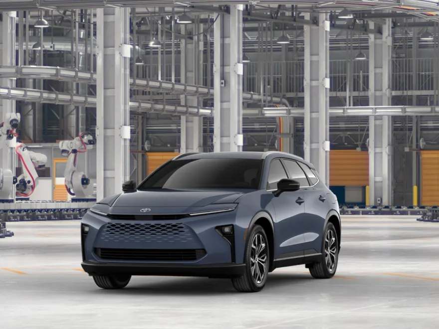 2025 Toyota Crown Signia XLE photo 1