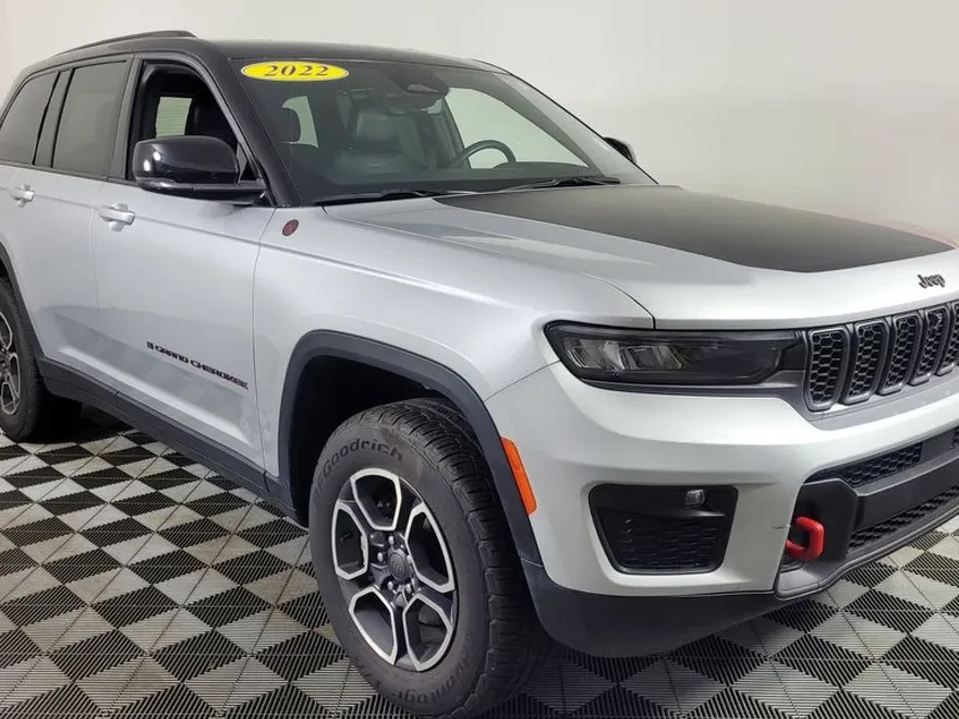2022 Jeep Grand Cherokee Trailhawk photo 1