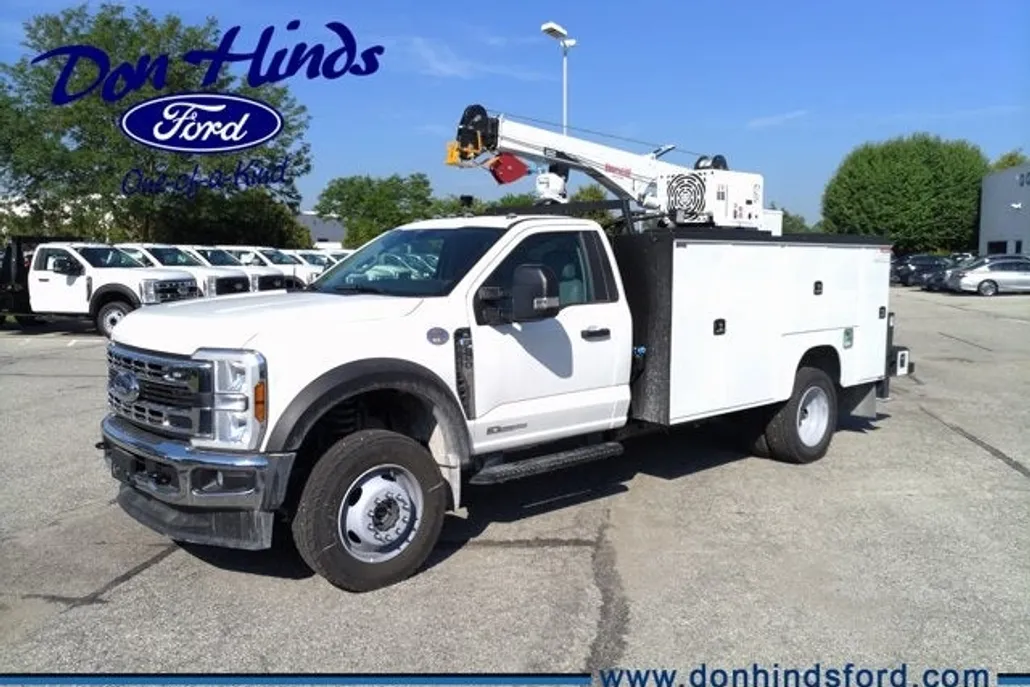 2024 Ford F-600 photo 1