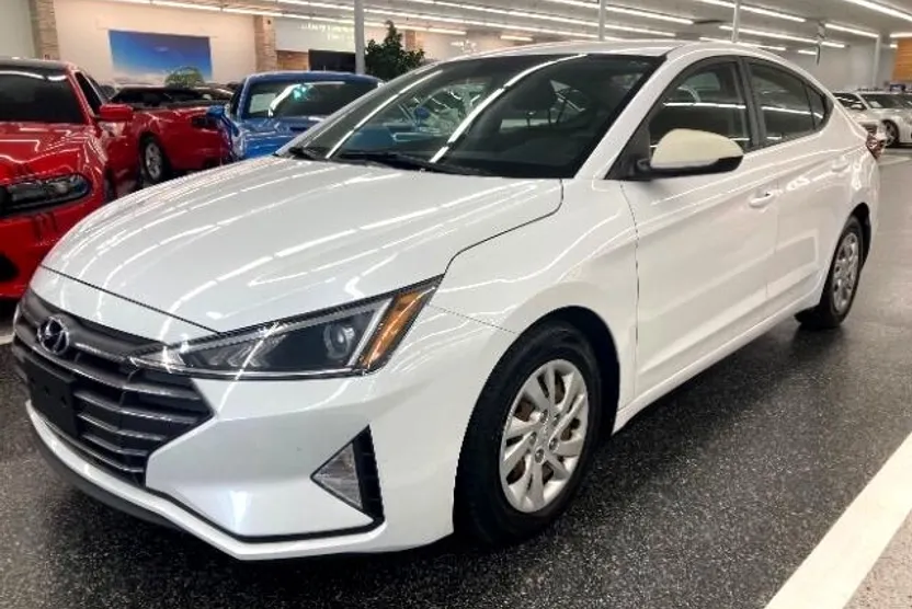 2019 Hyundai Elantra SE photo 1