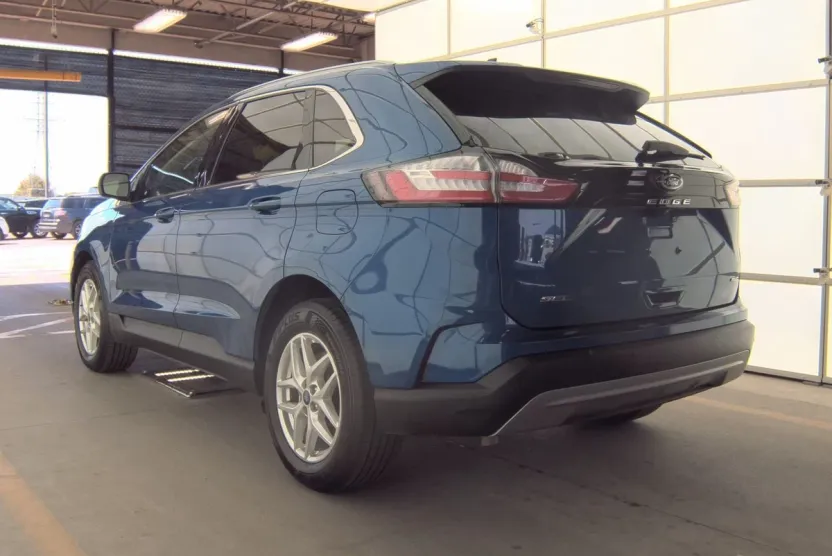 2022 Ford Edge SEL photo 1