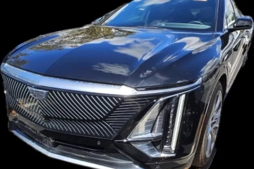 2024 Cadillac Lyriq Luxury photo 1