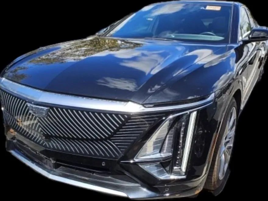 2024 Cadillac Lyriq Luxury photo 1