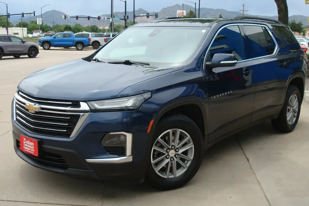 2022 Chevrolet Traverse Leather photo 1