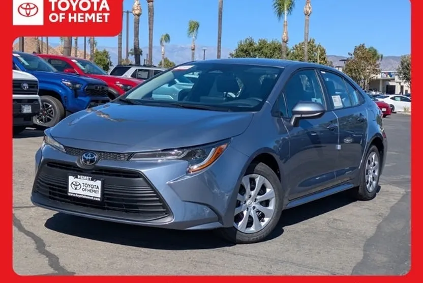 2026 Toyota Corolla LE photo 1