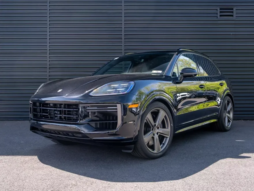 2025 Porsche Cayenne E-Hybrid Turbo photo 1