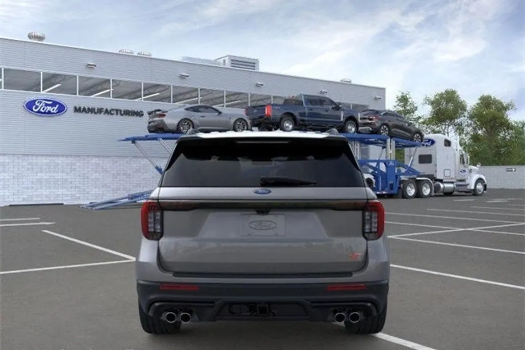 2025 Ford Explorer ST photo 1