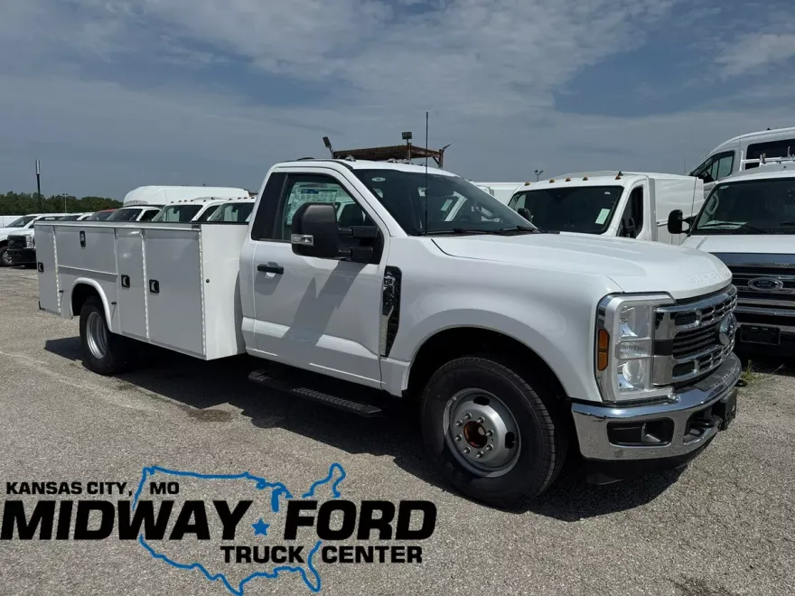 2024 Ford F-350 XL photo 1
