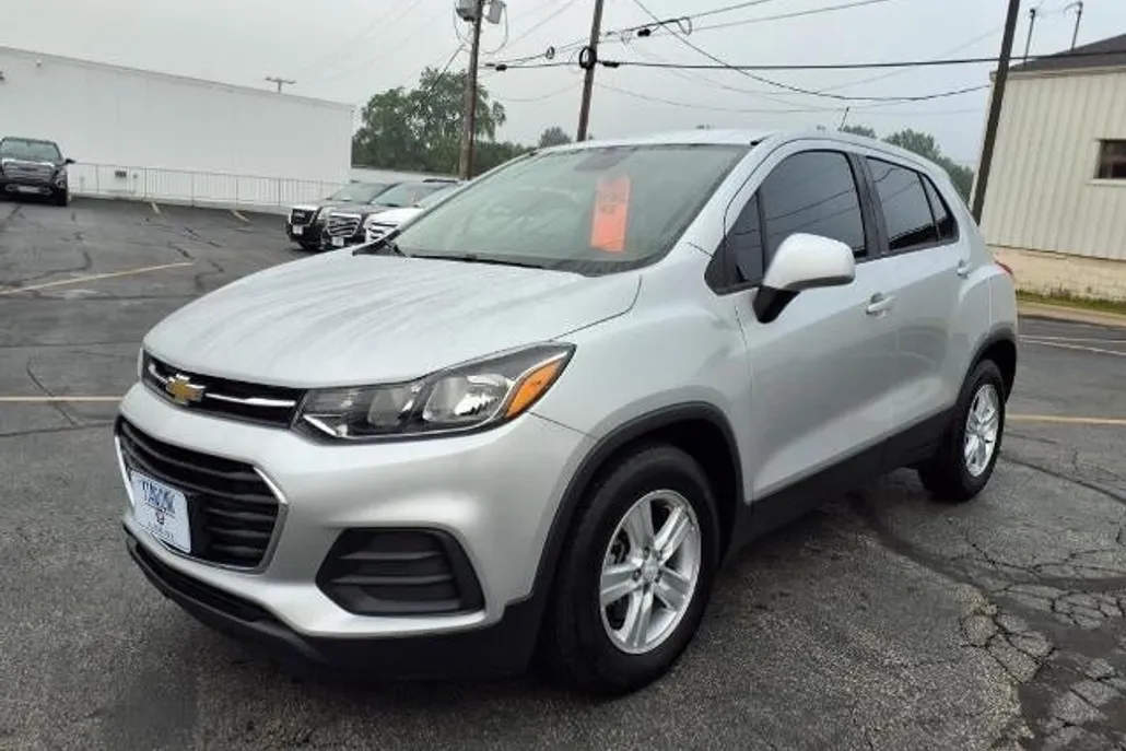 2019 Chevrolet Trax LS photo 1
