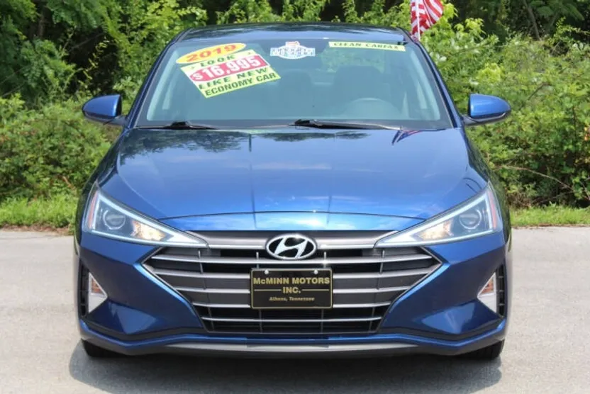 2019 Hyundai Elantra SE photo 1