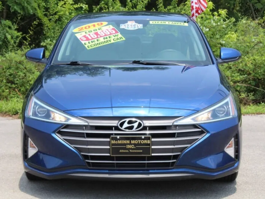 2019 Hyundai Elantra SE photo 1