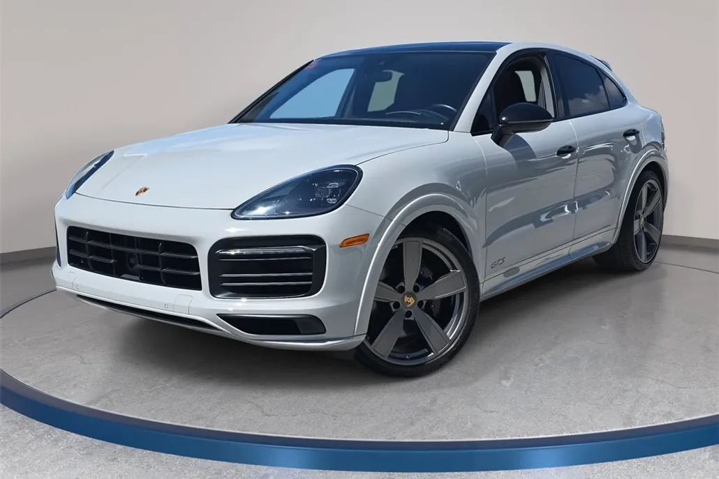 2022 Porsche Cayenne Coupe GTS photo 1