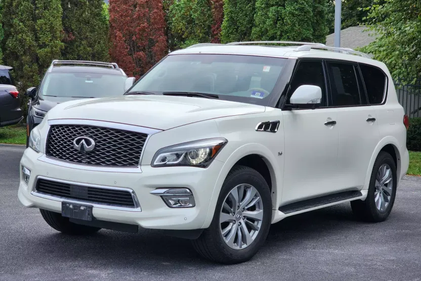 2015 Infiniti QX80 photo 1