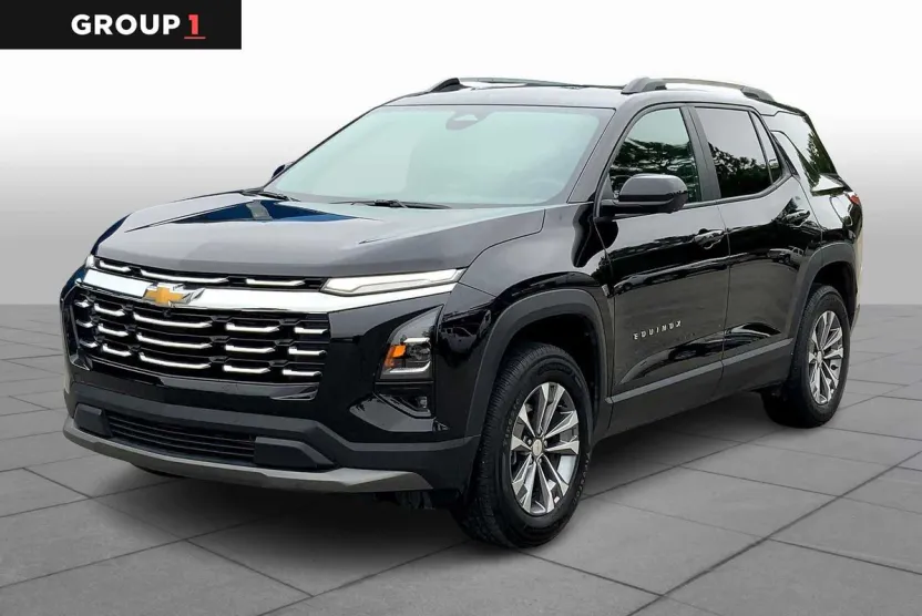 2025 Chevrolet Equinox LT photo 1