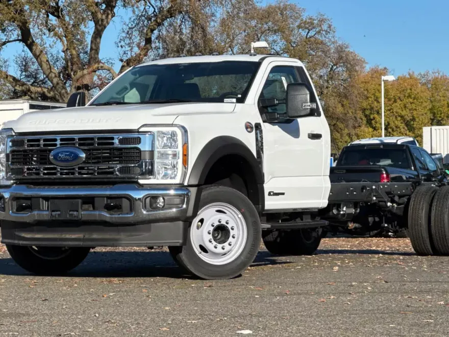 2024 Ford F-550 photo 1
