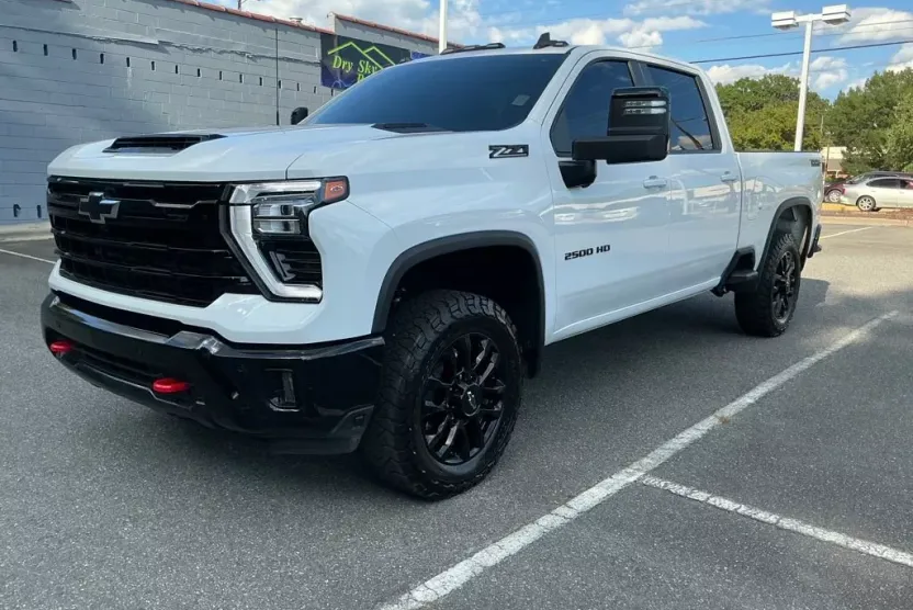2025 Chevrolet Silverado 2500HD LT Trail Boss photo 1