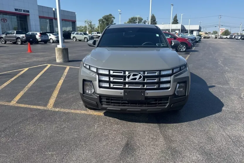 2025 Hyundai Santa Cruz SE photo 1