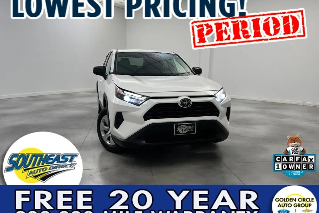 2023 Toyota RAV4 LE photo 1