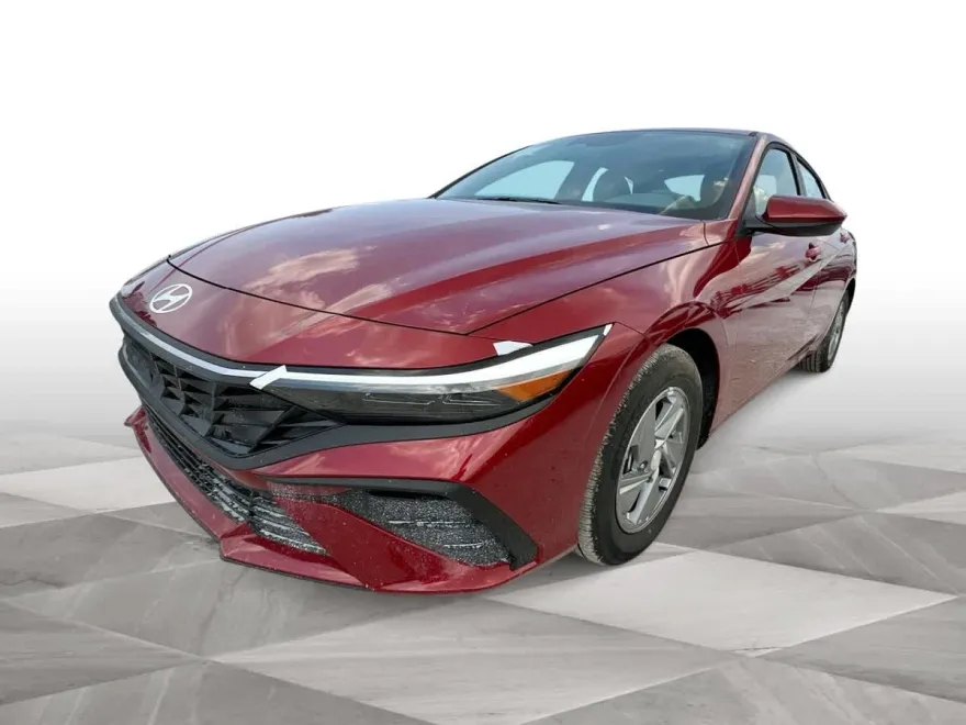 2025 Hyundai Elantra SE photo 1