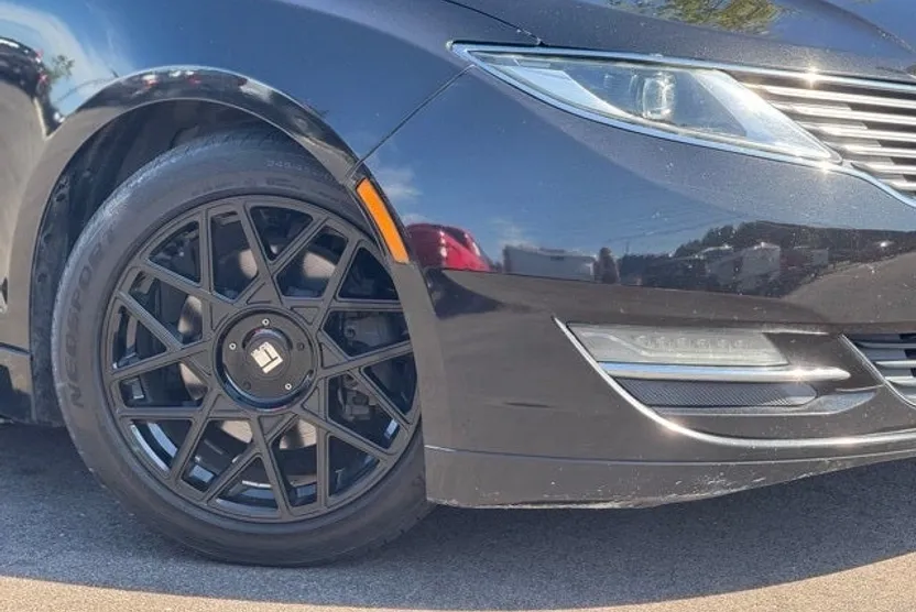 2015 Lincoln MKZ Base photo 1