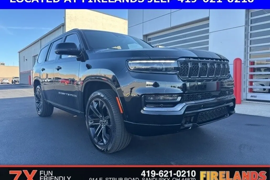 2024 Jeep Grand Wagoneer II photo 1