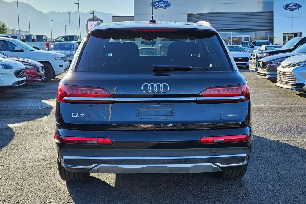 2023 Audi Q7 Premium photo 1