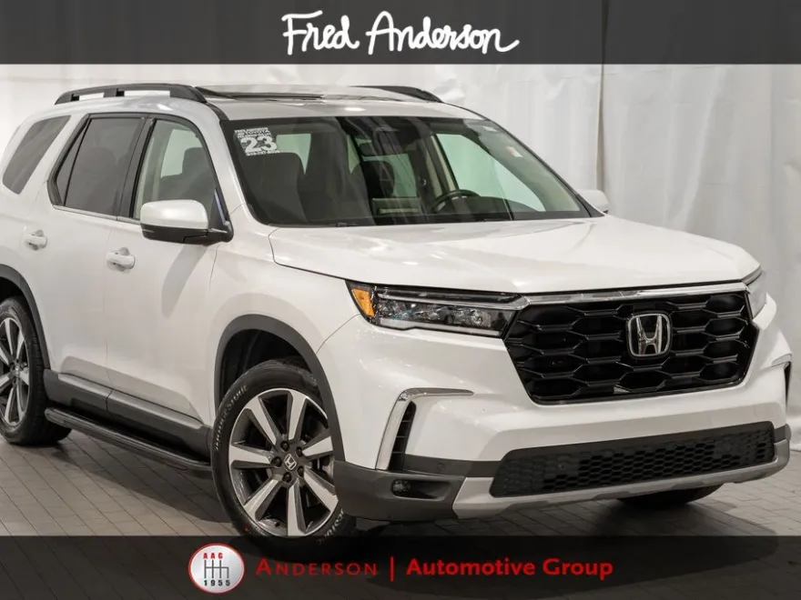 2023 Honda Pilot Touring photo 1