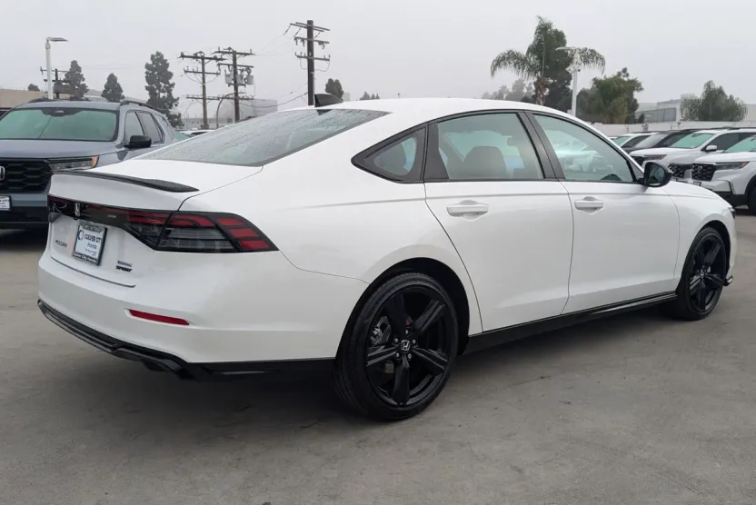2025 Honda Accord Hybrid Sport-L photo 1