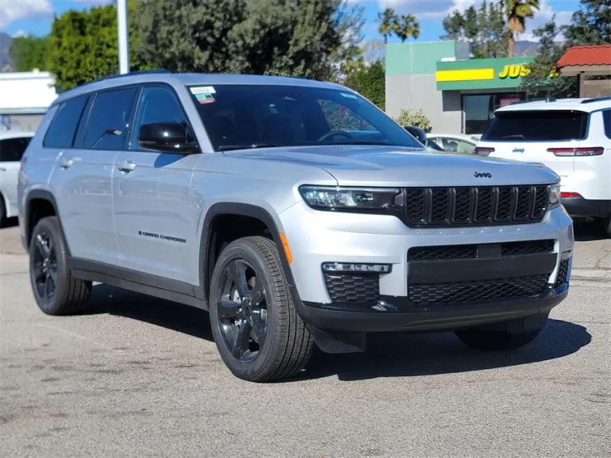 2025 Jeep Grand Cherokee Limited photo 1