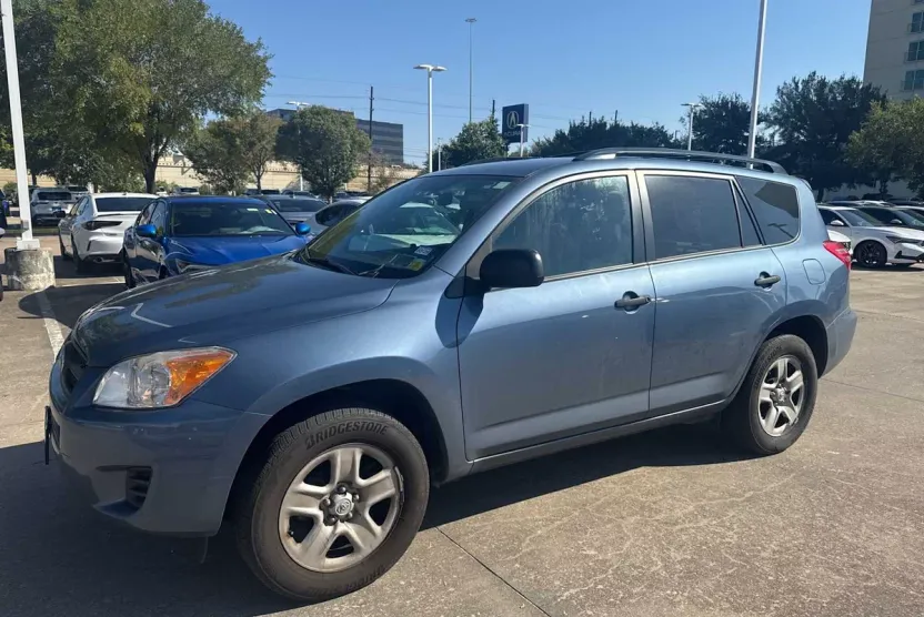 2012 Toyota RAV4 photo 1