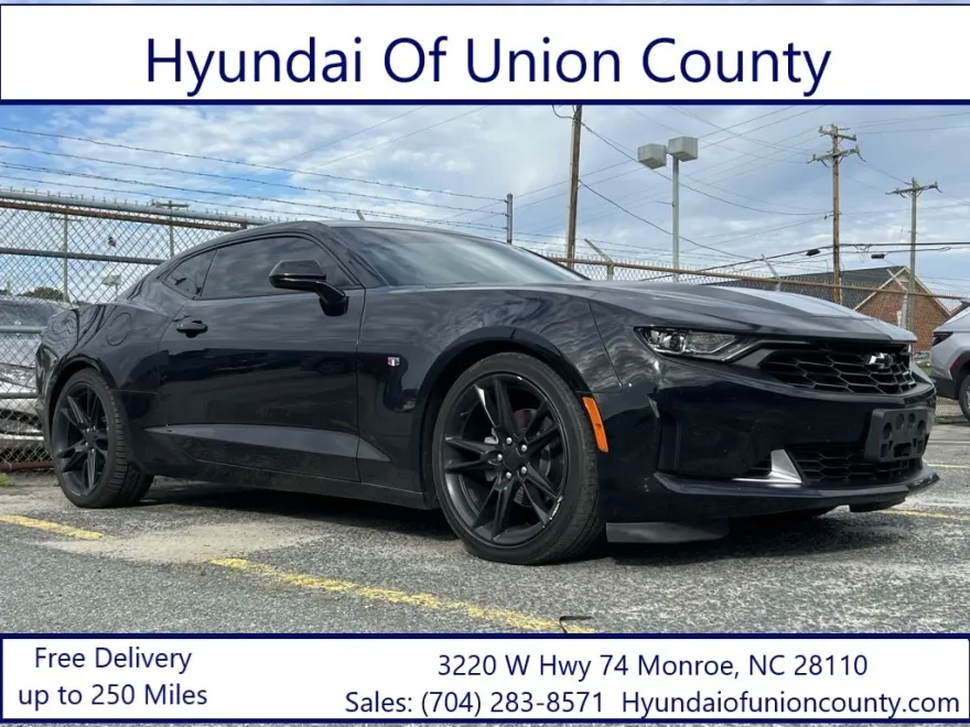 2022 Chevrolet Camaro 2LT photo 1