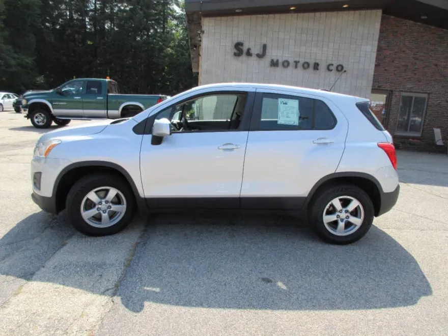 2016 Chevrolet Trax LS photo 1