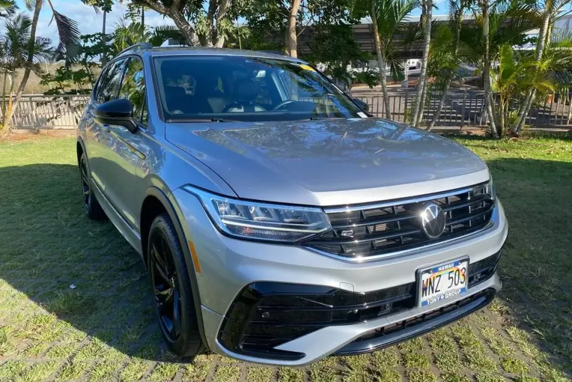 2024 Volkswagen Tiguan SE R-Line Black photo 1