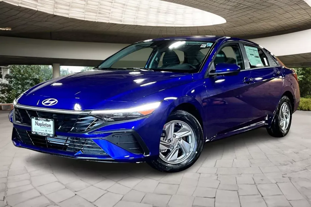 2025 Hyundai Elantra SE photo 1