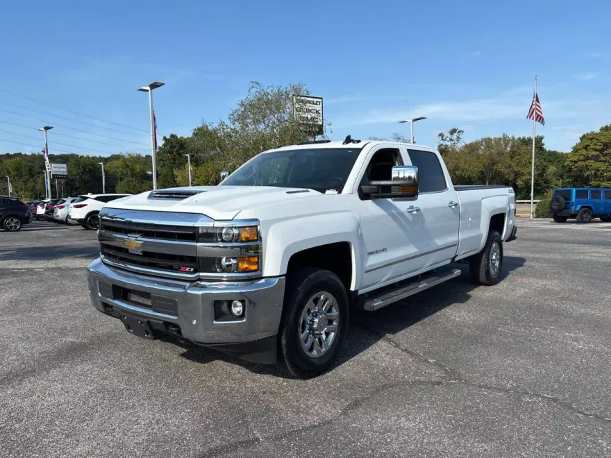 2019 Chevrolet Silverado 3500HD LTZ photo 1