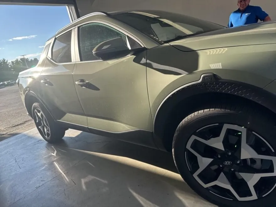 2024 Hyundai Santa Cruz Limited photo 1