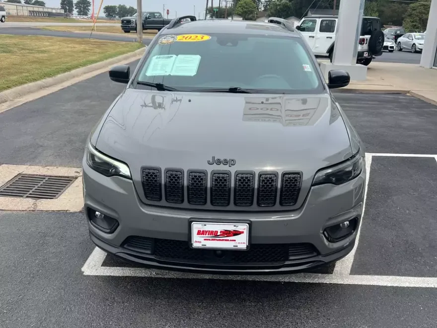 2023 Jeep Cherokee Altitude Lux photo 1